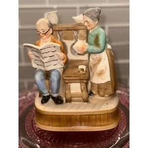 No Place Like Home Rotating Music Figurine Tundra Japan Husband Wife Paper Tea